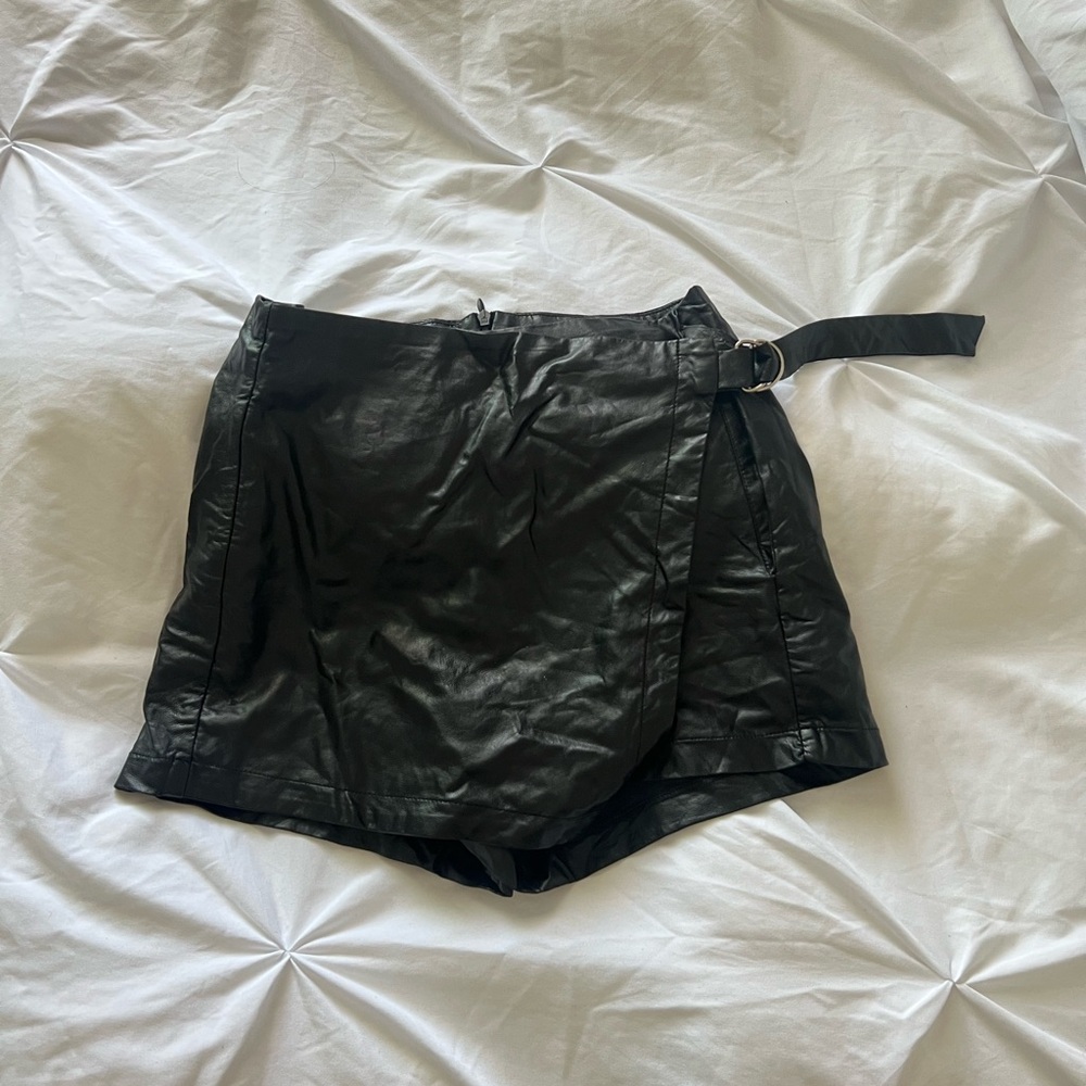 Charlotte Russe leather skort (xs)